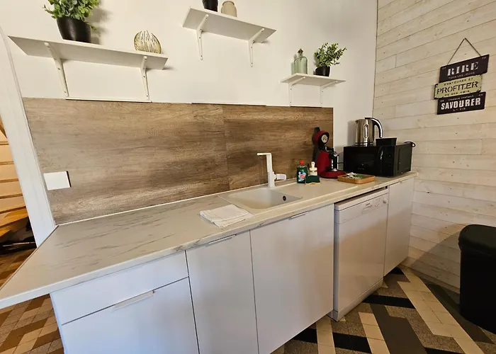 Castle Blue - 7 Personnes - 10 Min Sanctuaire * 卢德