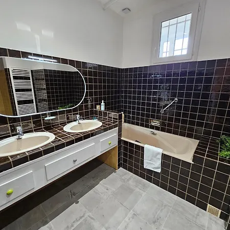 Castle Blue - 7 Personnes - 10 Min Sanctuaire *