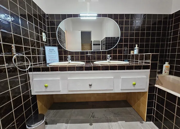 Castle Blue - 7 Personnes - 10 Min Sanctuaire *