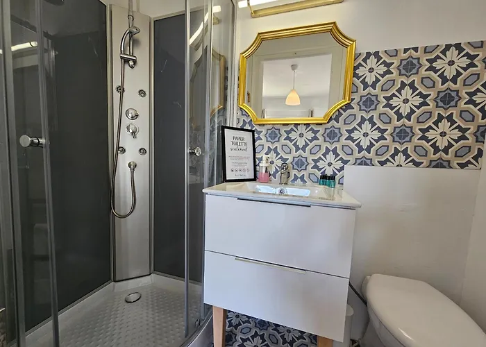 Castle Blue - 7 Personnes - 10 Min Sanctuaire * Лурд